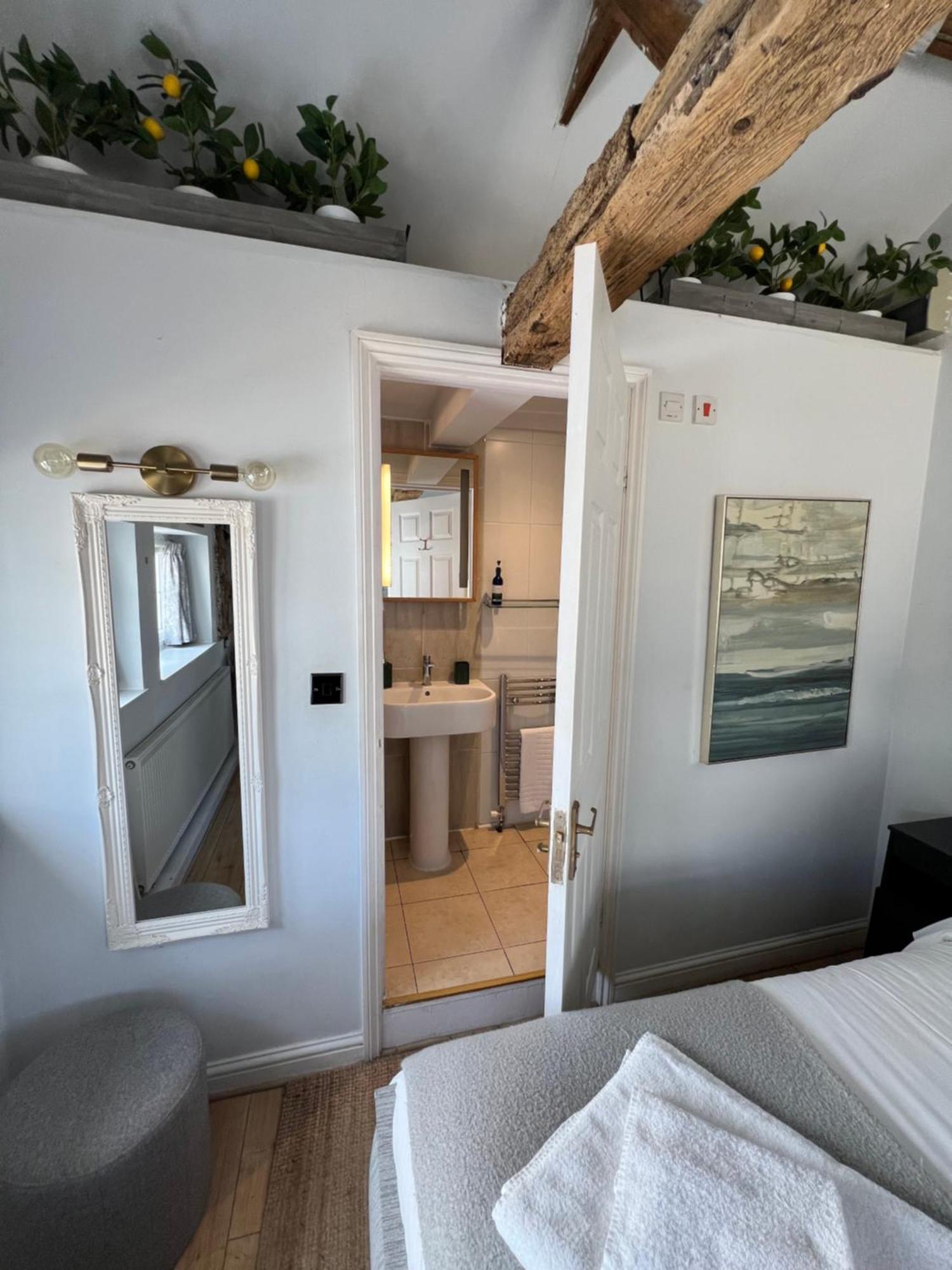 Pear & Olive Cottage Hildersham Экстерьер фото